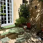 Apartamento Le Chapitre Avec Jardin - Centre Historique Nîmes
