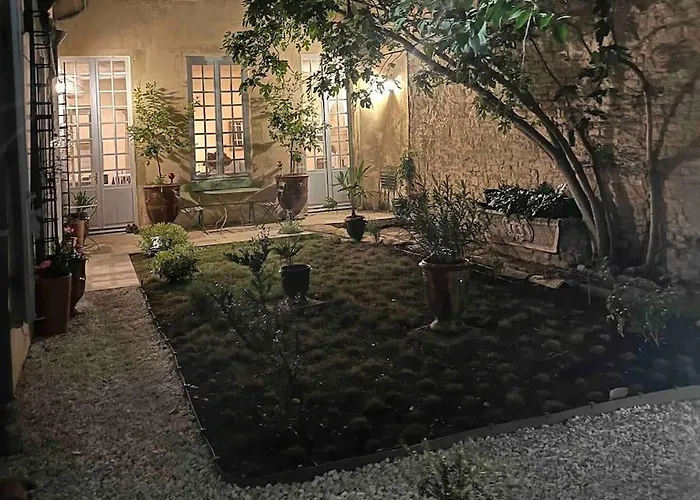 Appartement Le Chapitre Avec Jardin - Centre Historique Nîmes