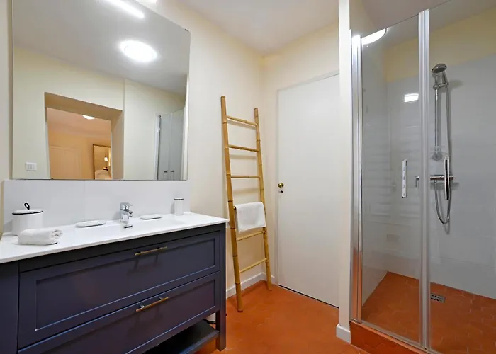 Appartement Le Chapitre Avec Jardin - Centre Historique Nîmes